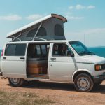 Slide-out van pour plus d’espace à bord : comment j’ai optimisé mon confort en voyage
